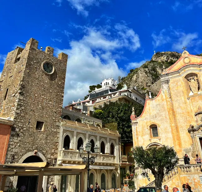 Torre dell'Orologio o Porta di Mezzo Taormina